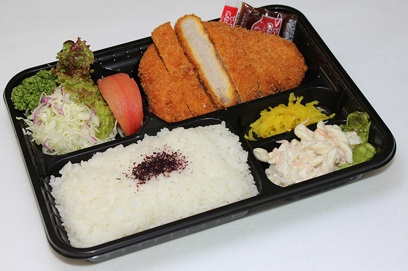 ■ロースカツ弁当 鹿児島産豚ロースを使用しています。